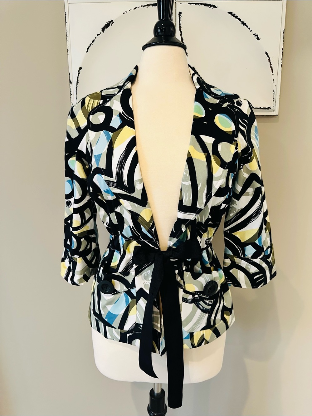 Abstract Print Tie-Waist Jacket in Black, Blue & Yellow